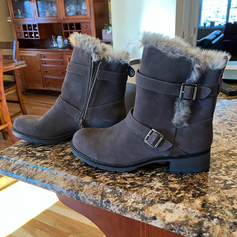 GH Bass Women’s Boots size 11